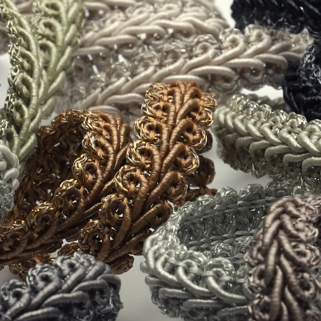 Antique Metallic Trimming Braid #72 Leaf Green