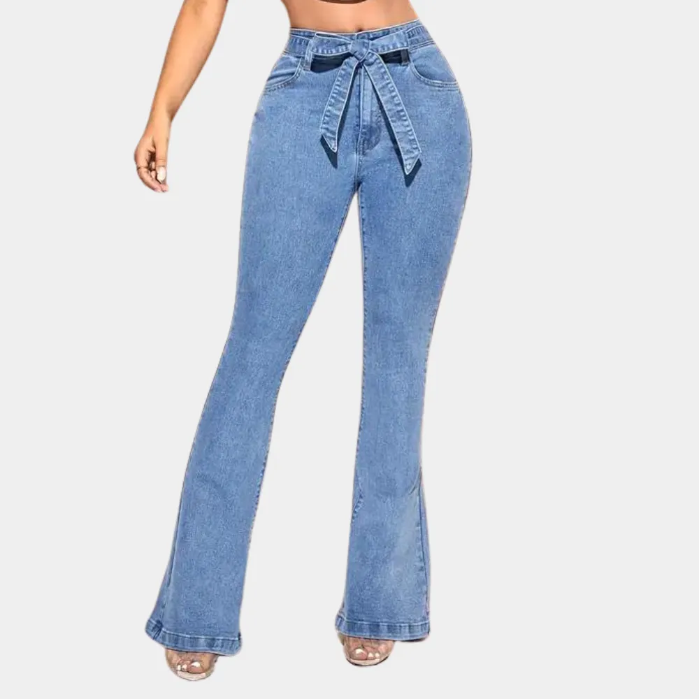 Feminine jeans with high stretch and wide legs for ultimate comfort
