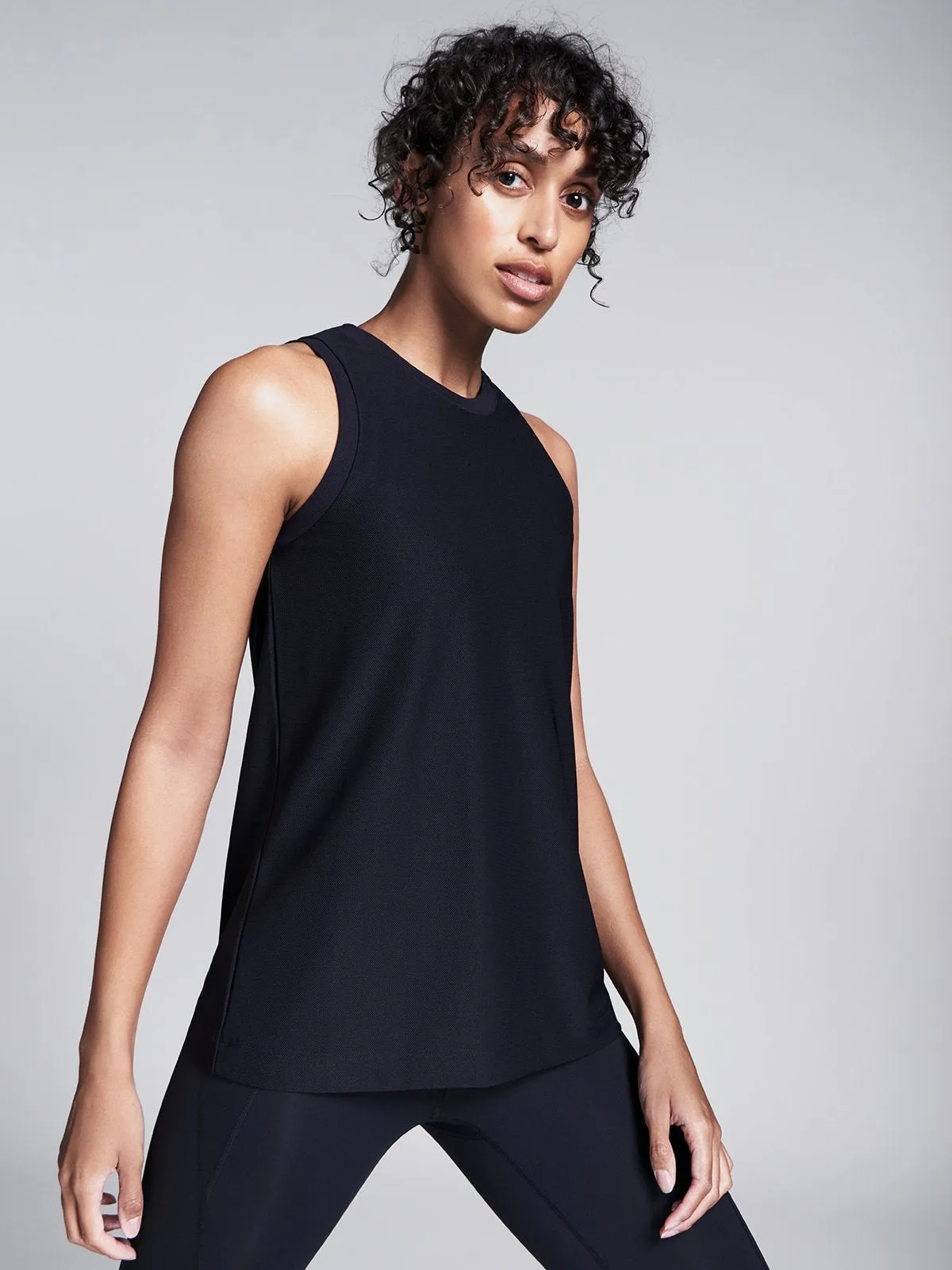 FLUID Tank Black