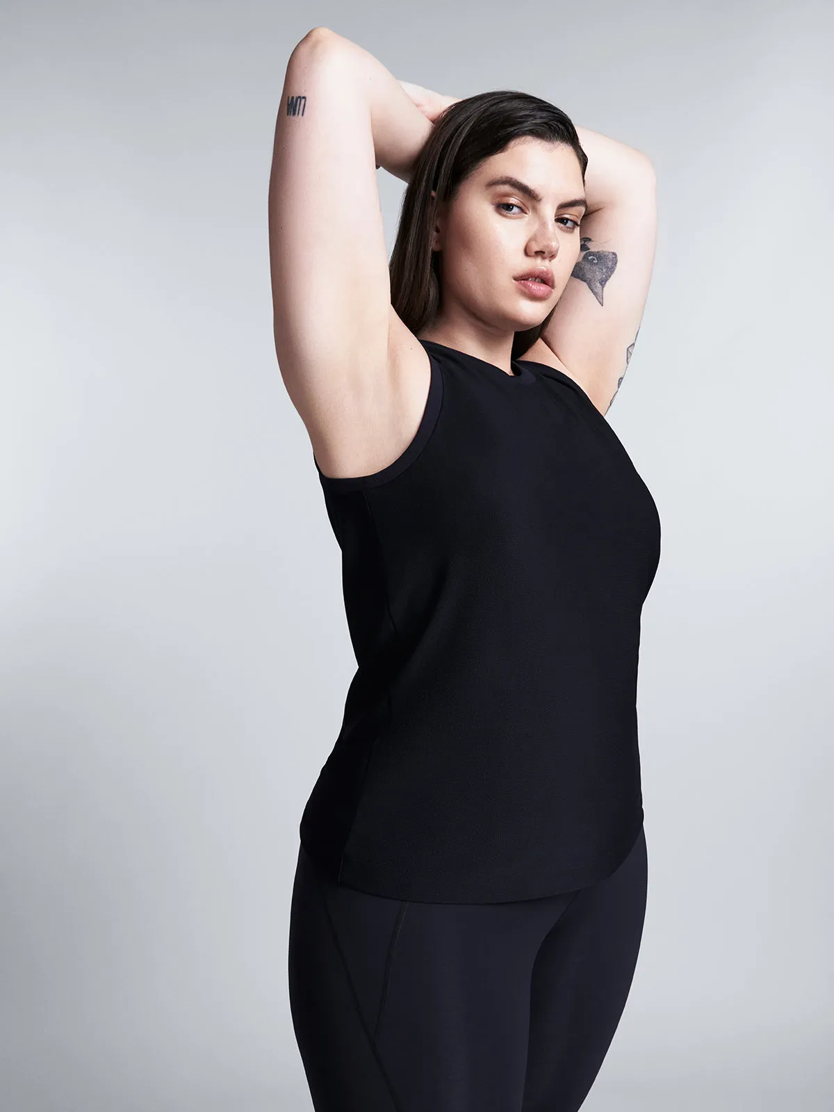 FLUID Tank Black