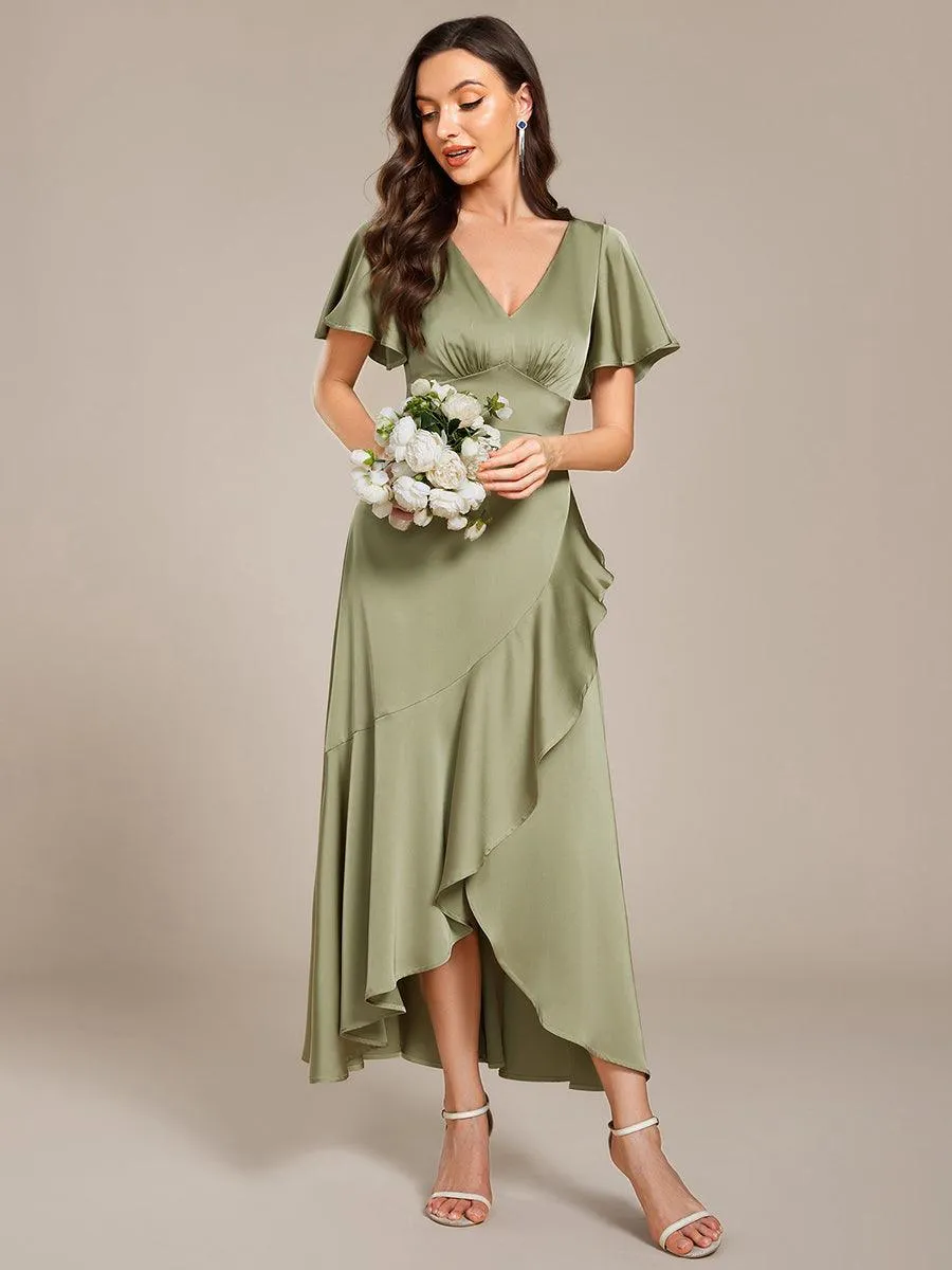 Robe de demoiselle d'honneur élégante en satin à volants et coupe trapèze