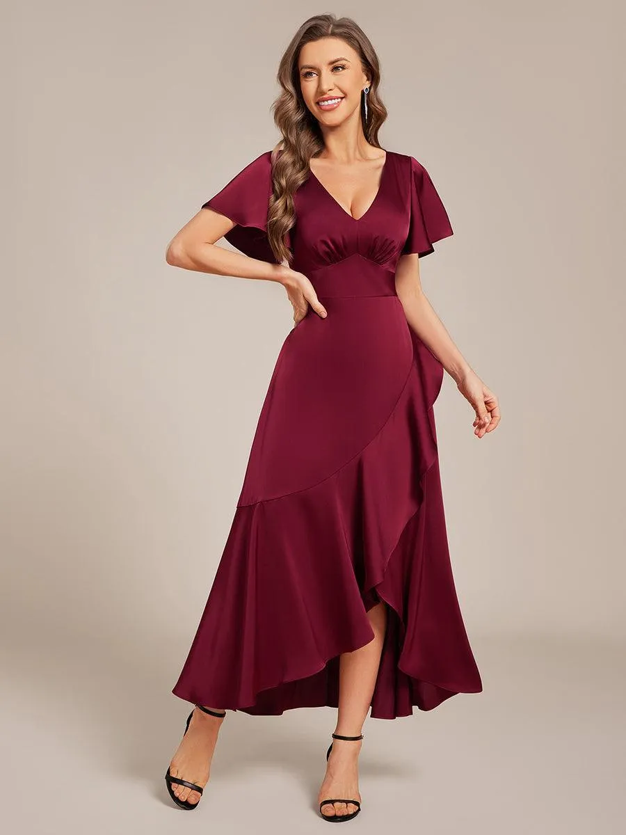 Robe de demoiselle d'honneur élégante en satin à volants et coupe trapèze