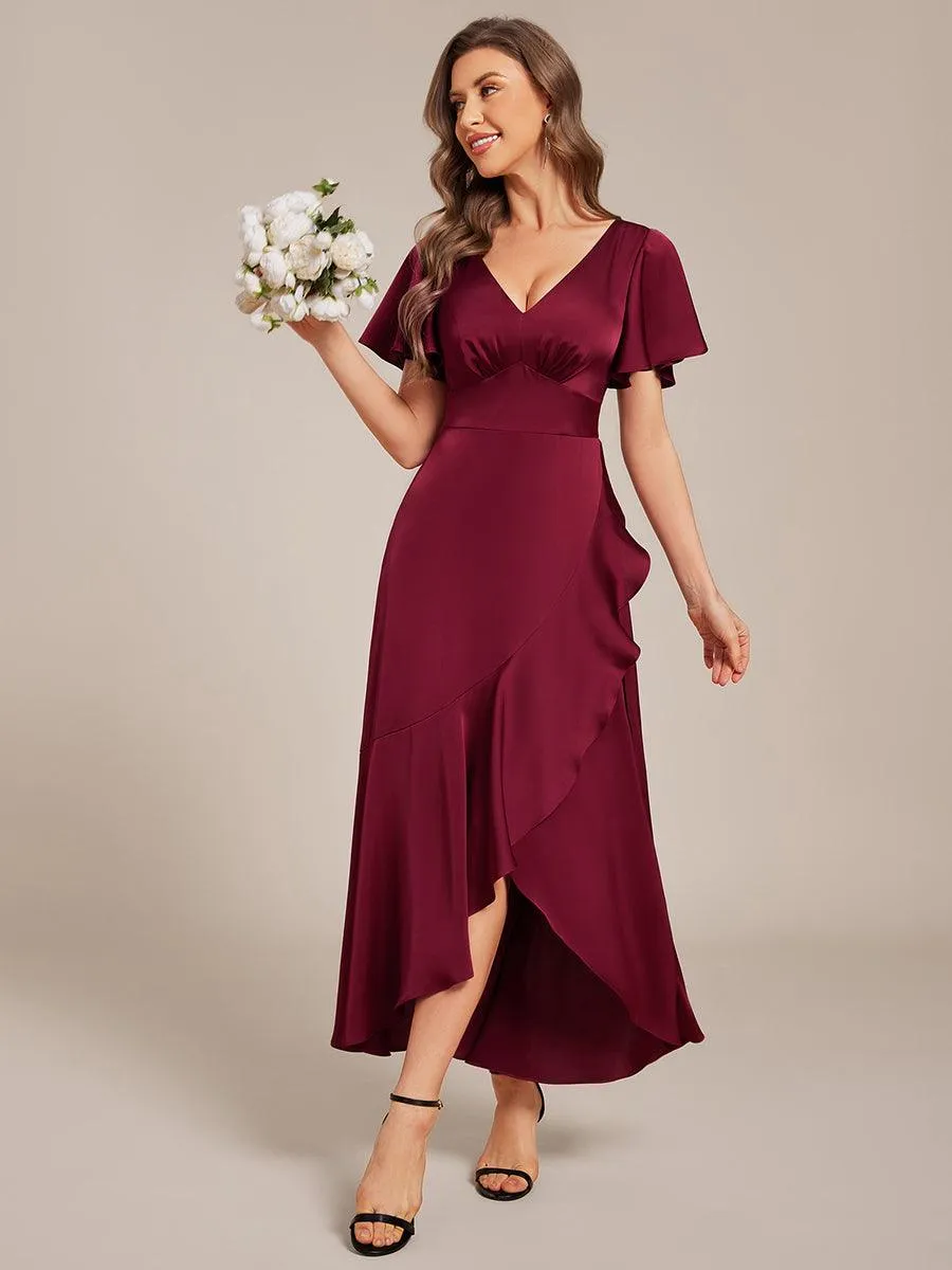 Robe de demoiselle d'honneur élégante en satin à volants et coupe trapèze