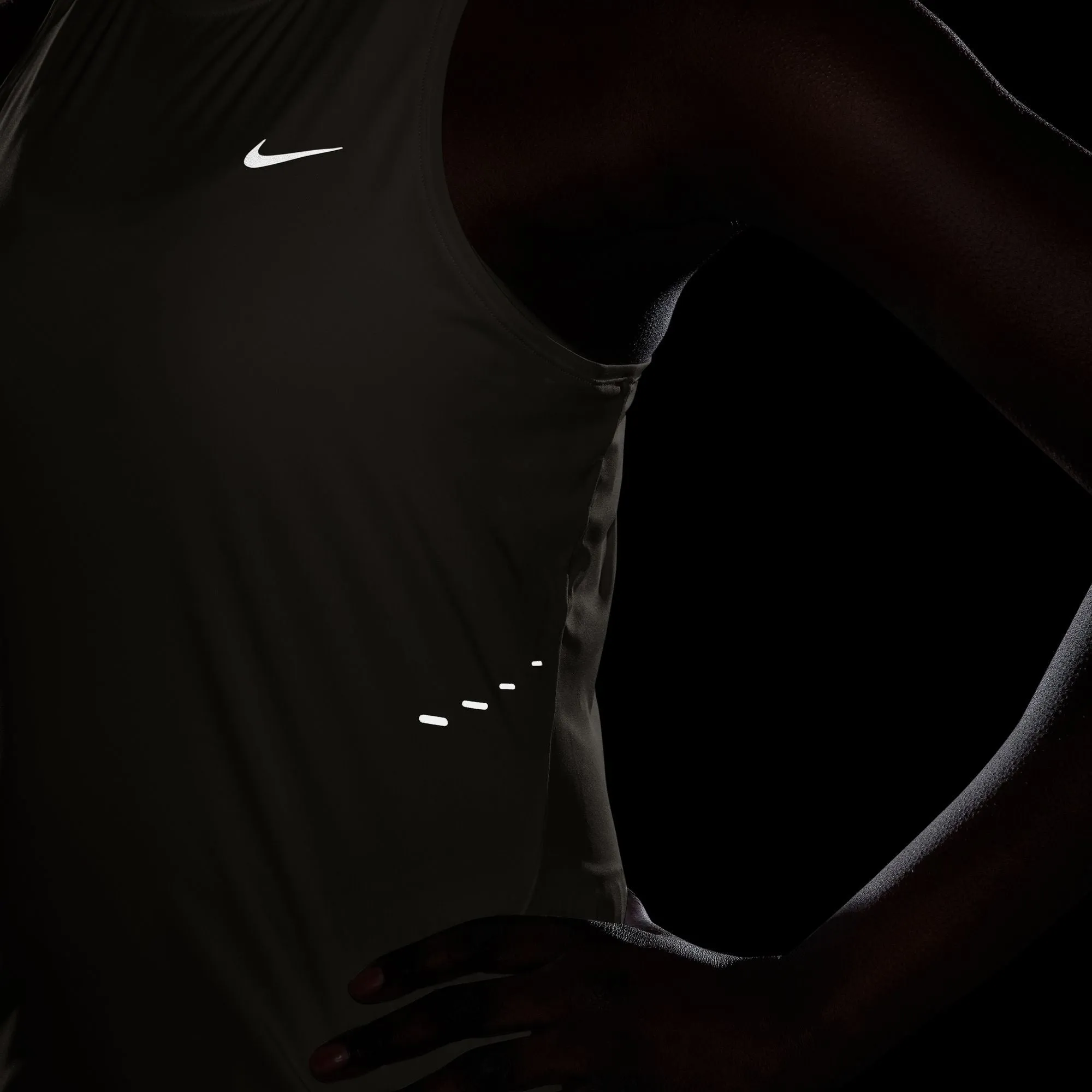 Women's Swift Dri-FIT Running Tank Top (133 - Sail/Reflective Silver)